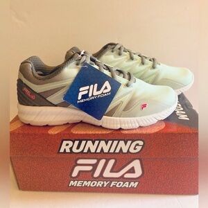 Women's Fila Memory Foam Fantom 8 Running Shoe Mint Green,Gray & Pink Size 7 NWT